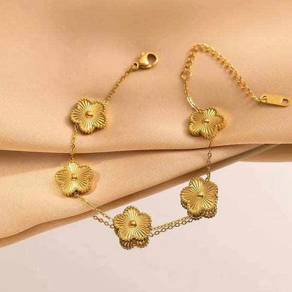 Pulsera trebol de cinco hojas oro