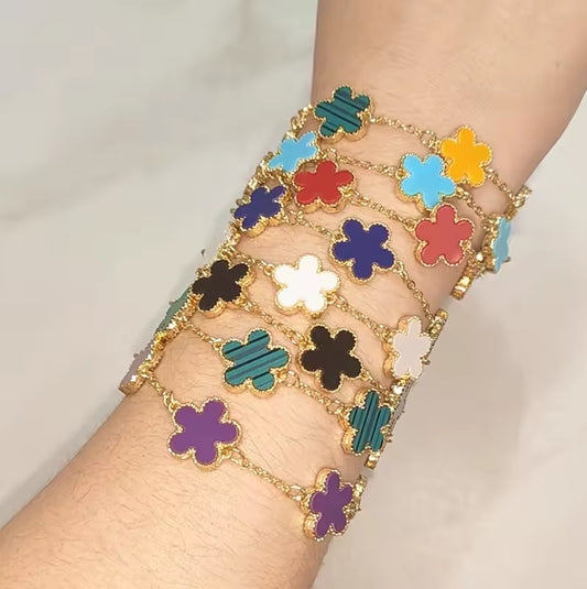 Pulsera trebol de cinco hojas